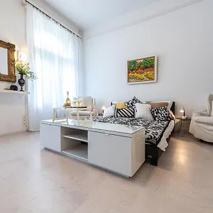  Apartamento Vintage Elegance Mostcentralapt !váci Street! Hungría
