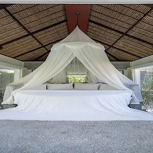 https://kayumanis-nusa-dua-private-villa-spa.hotelsseminyak.net