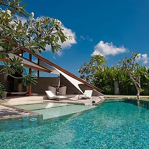 https://the-layar-designer-villas-and-spa.hotelsseminyak.net